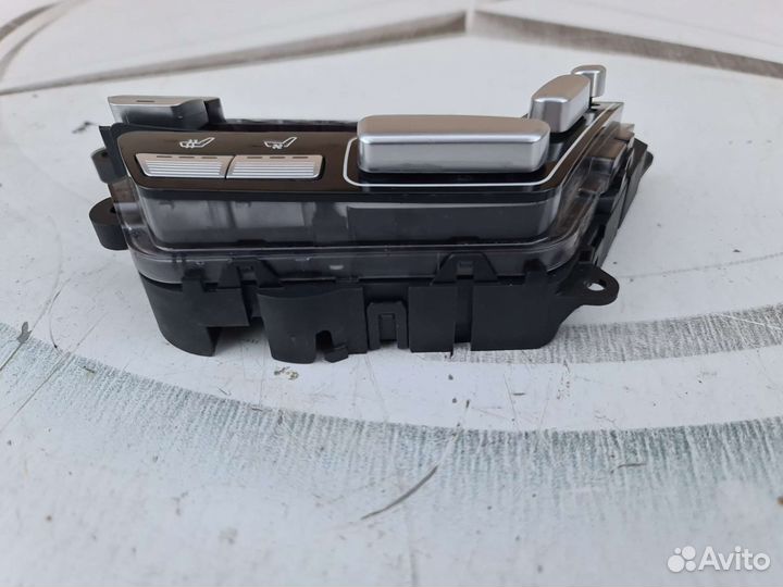 Блок заднего правого сиденья Mercedes W221