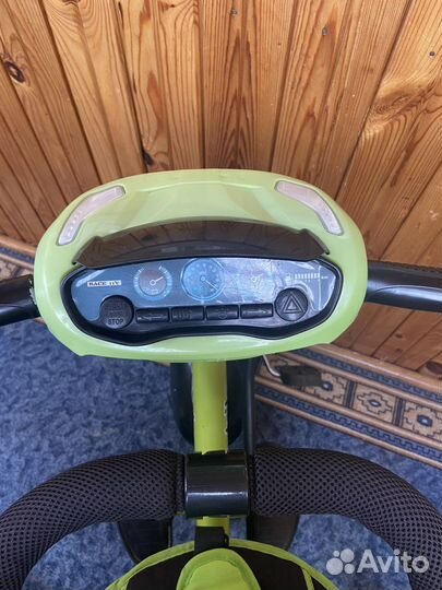 Велосипед детский трехколесный с ручкой