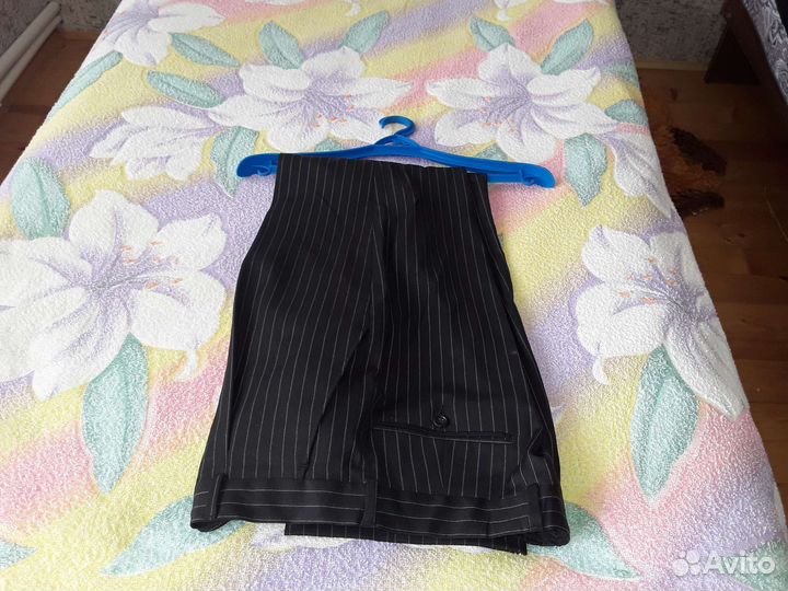 Костюм мужской новый с брюками вместе 50 размер