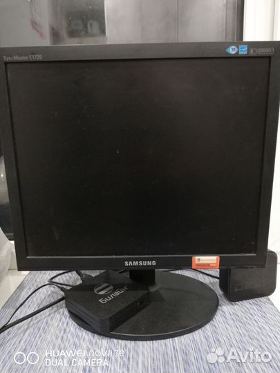 Монитор Samsung