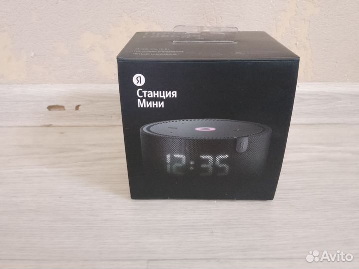 Яндекс станция мини с часами