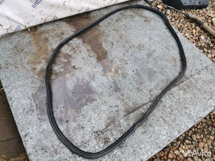 Уплотнительная резинка багажника Renault Scenic II