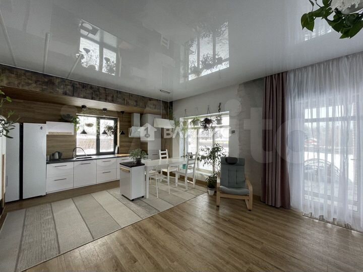 Дом 221 м² на участке 15 сот.