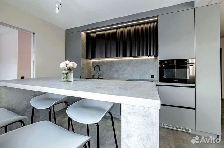 Кухонный гарнитур в современном стиле на заказ