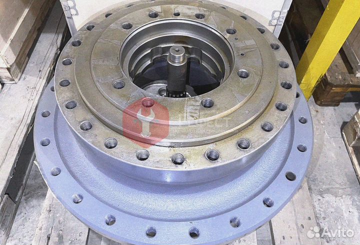 Редуктор хода Komatsu PC300LC-8M0