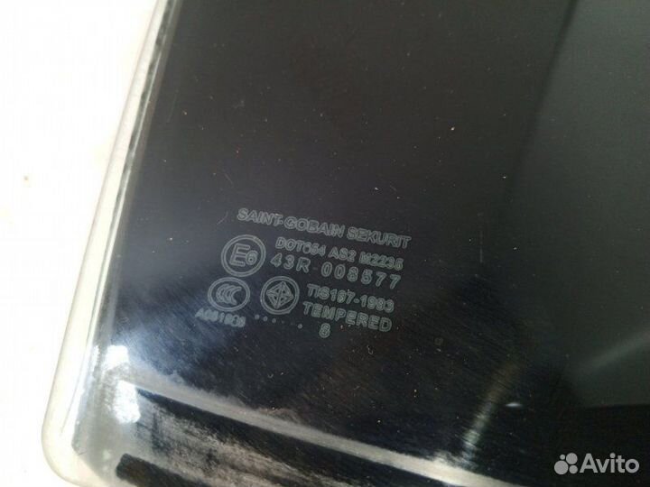 Стекло двери заднее правое Mazda 3 Z6 2008