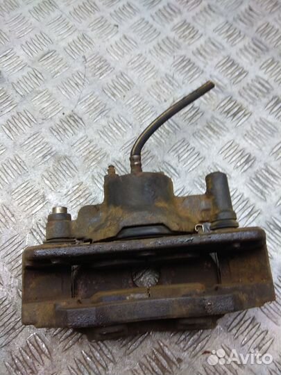 Суппорт передний левый Mazda 6 GG