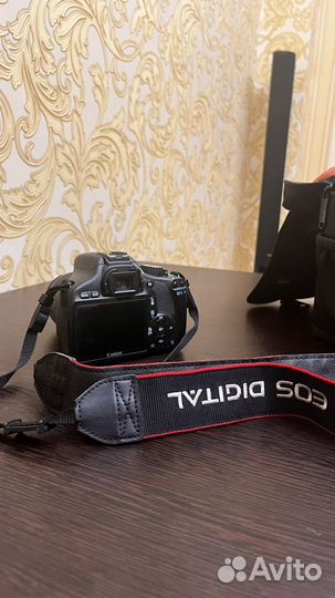 Зеркальный фотоаппарат canon 550d