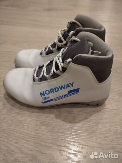 Лыжные ботинки