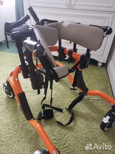 Опоры-ходунки на 4-х колесах для детей с дцп
