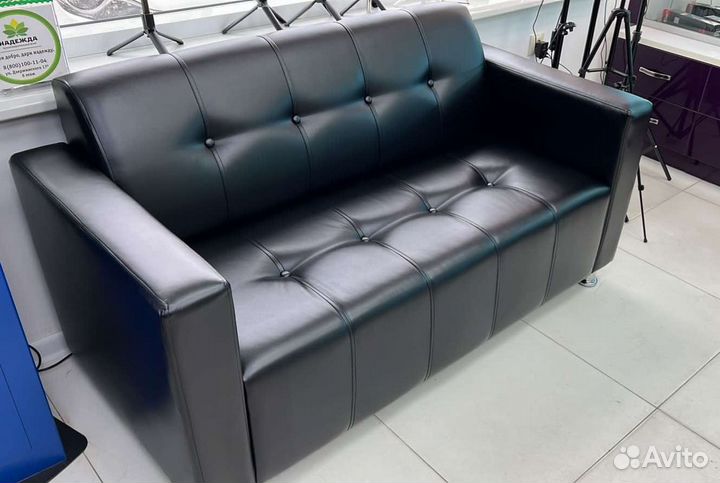 Диван в офис