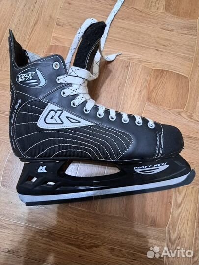 Коньки хоккейные