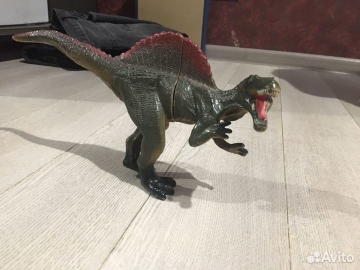 Игрушка динозавр большой