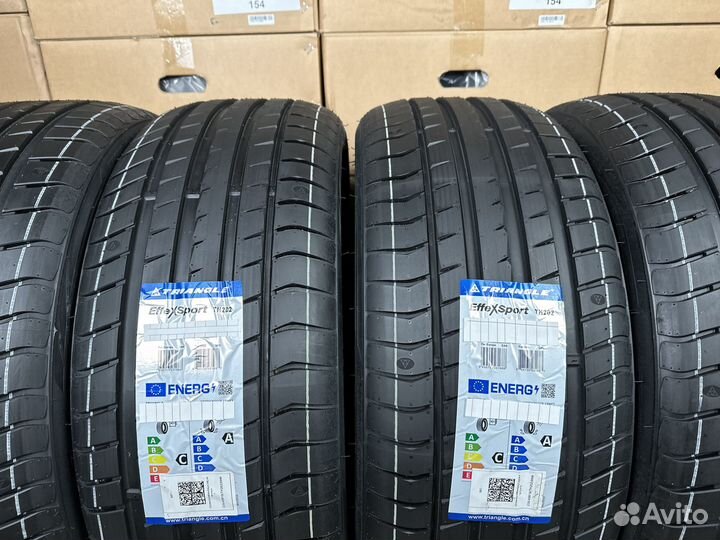 Triangle EffeXSport TH202 275/40 R20 106Y