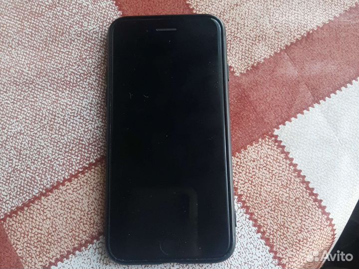 Телефон iPhone 7 32гб