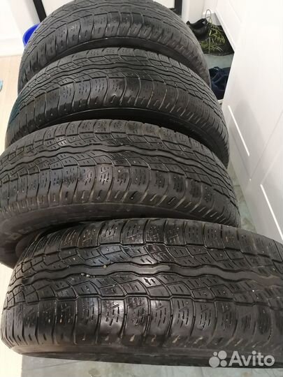 Bridgestone Dueler H/T 687 225/70 R16