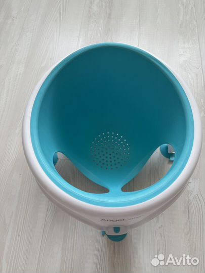 Стульчик для купания в ванной на присосках