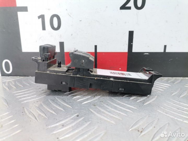 Блок управления стеклоподъемниками Volkswagen Golf