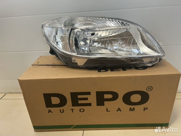 Правая фара Fabia 2