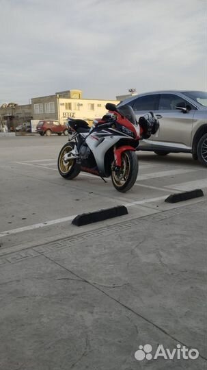 Honda cbr1000rr 2006г