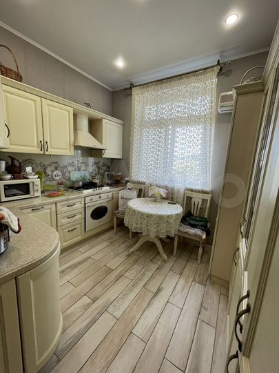 3-к. квартира, 77 м², 4/4 эт.