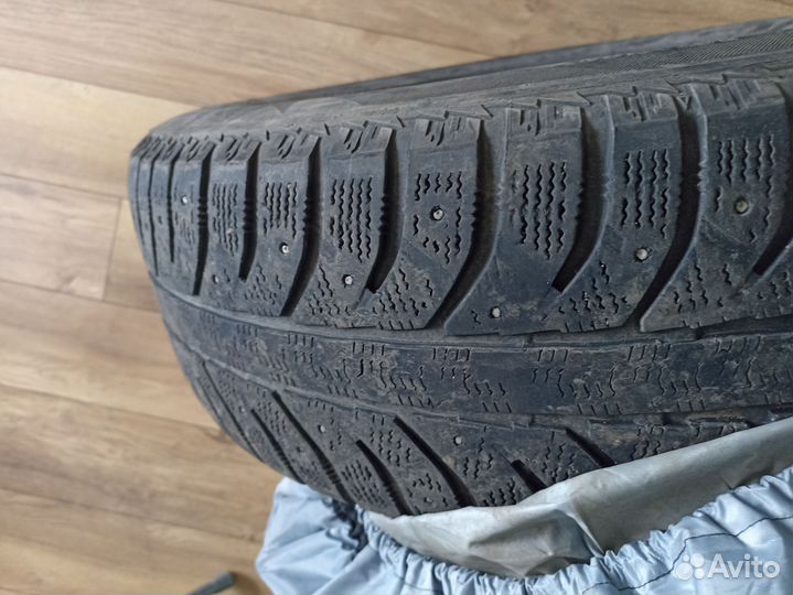Bridgestone Ice Cruiser 7000 225/65 R17 106T