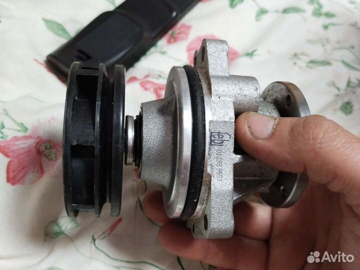 Помпа водяная бмв Е46 М54