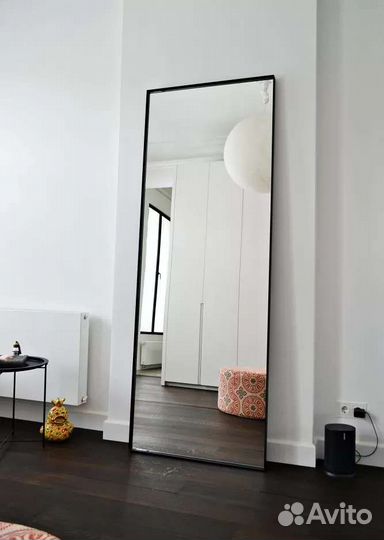 Зеркало в алюминиевой раме