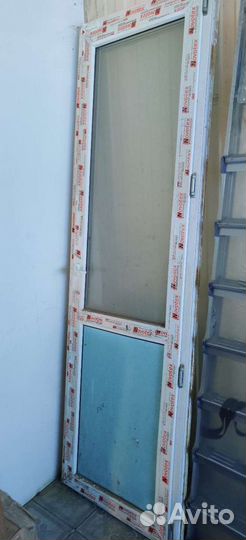 Дверь пластиковая новая