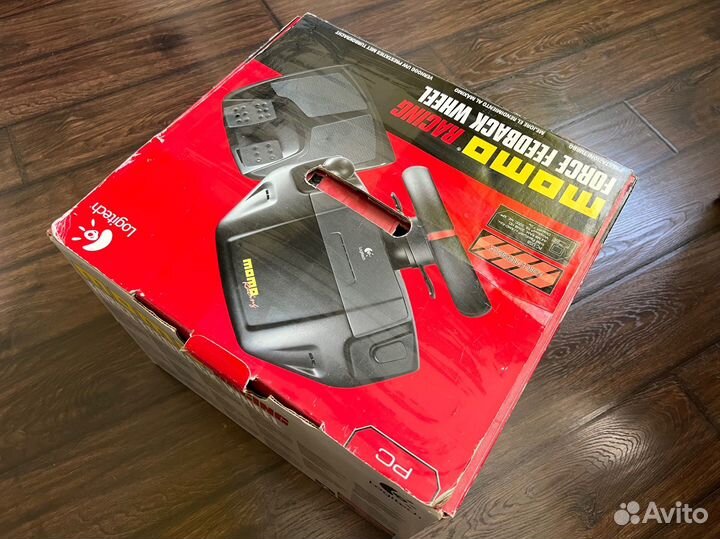 Игровой руль logitech momo racing