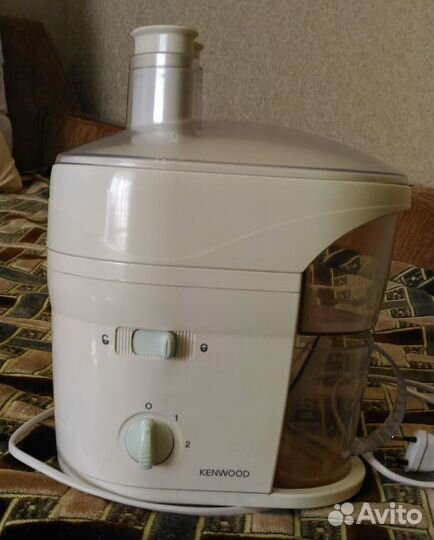 Соковыжималка Kenwood JE550