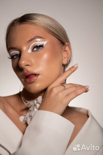 Модель на макияж
