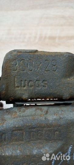 Суппорт тормозной передний левый Mercedes-Benz