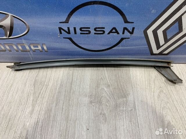 Направляющая стекла Nissan note E11 Прав