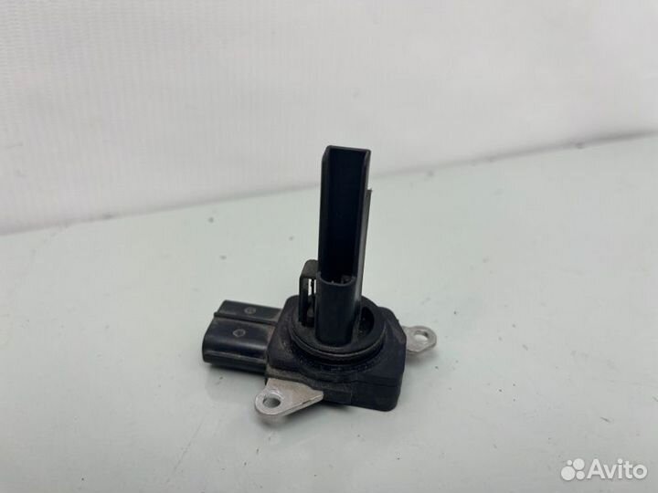 Датчик массового расхода воздуха Toyota Corolla