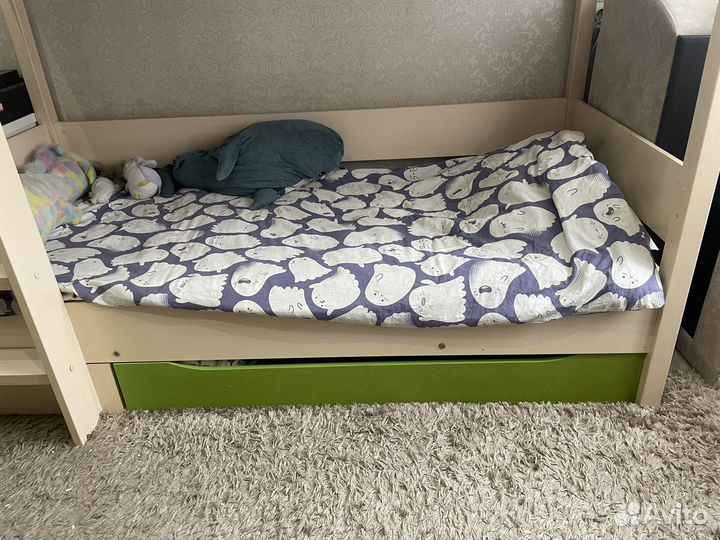 Продам двухъярусную кровать