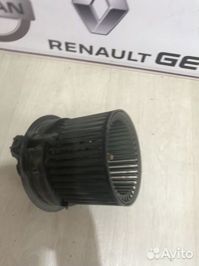 Вентилятор мотор печки отопителя Renault sandero 2
