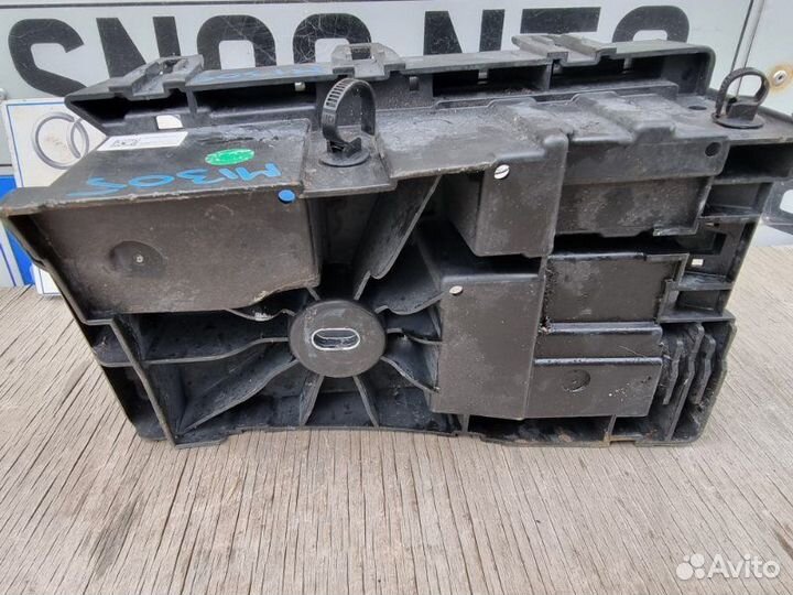 Корпус блока предохранителей Chevrolet Cruze седан