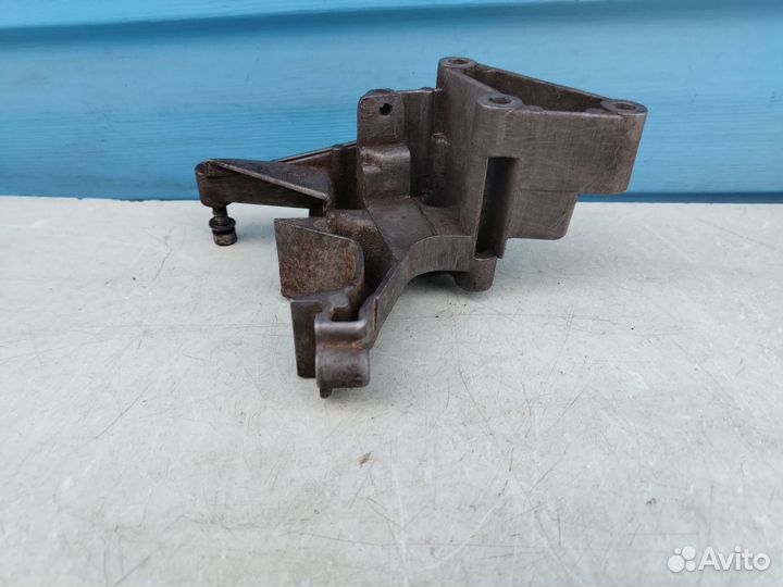 Кронштейн воздушного насоса Mercedes-Benz S-Class