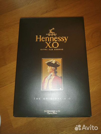 Коробки Dom Perignon, Hennessy X. O