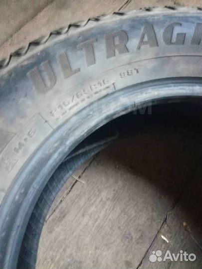 Goodyear UltraGrip Ice Arctic SUV 215/65 R16