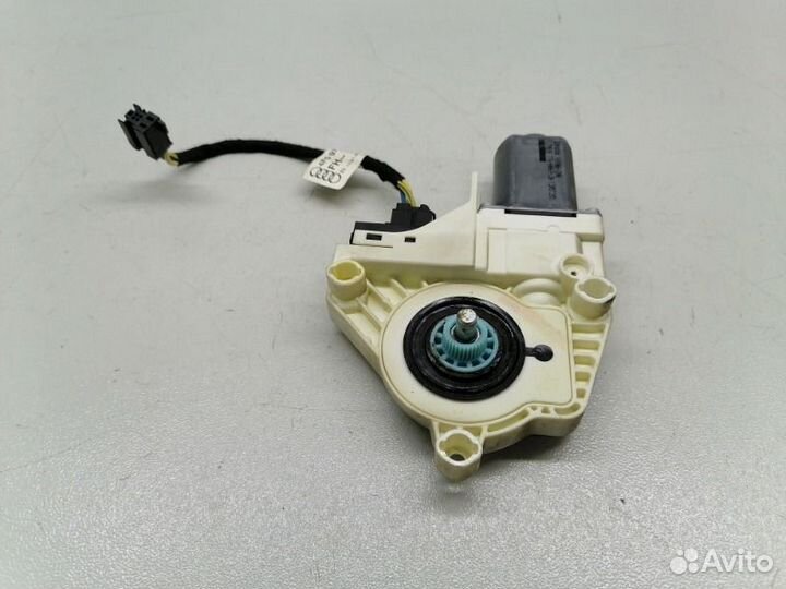 Моторчик стеклоподъемика задний левый Audi A6 C6