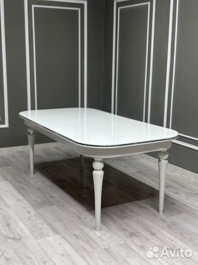 Стол Венера