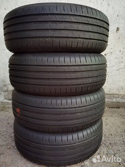 Goodyear EfficientGrip Performance 215/55 R17 94V