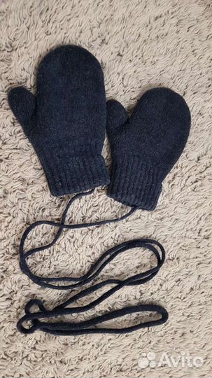 Шапка и варежки Mothercare