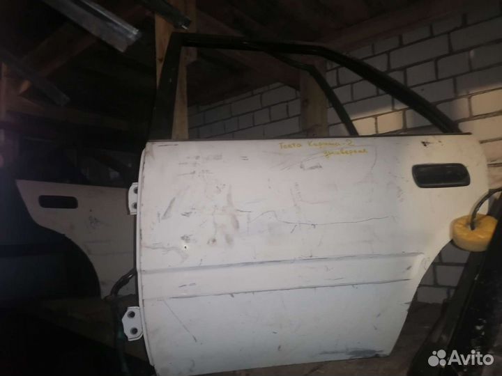 Дверь задняя левая toyota carina t170