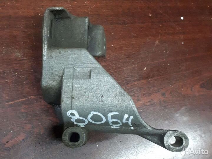 Кронштейн гура ауди 80б4 audi 80b4