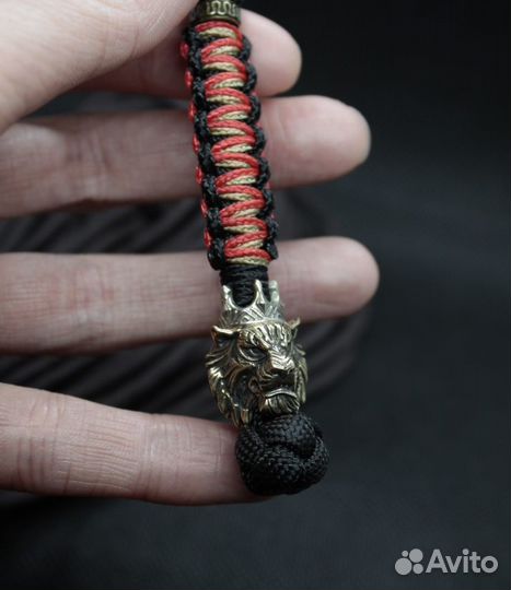 Темляк для ножа из паракорда 