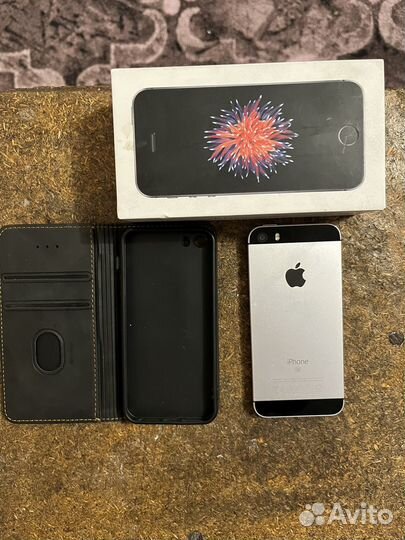 iPhone SE, 32 ГБ