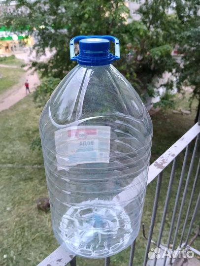 Бутылки пластиковые 6 литров